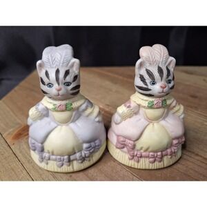 Vintage Kitty Cucumber Cinderella Stepsisters Cat Salt and Pepper Shakers